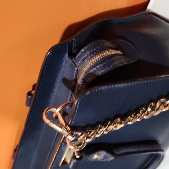 Michael Kors Satchel Leather Bag in Navy Blue with Gold Chain - Picture 9 of 10